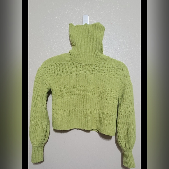 Cropped turtleneck sweater - Picture 3 of 4
